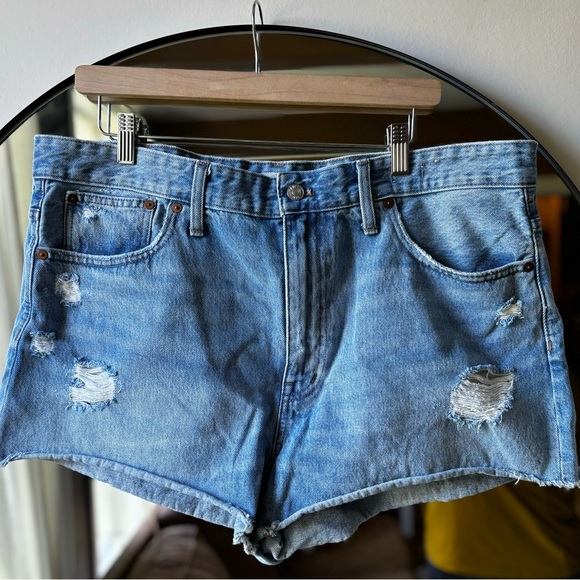 MADEWELL | Relaxed denim short destructed edition| size 32 (fits bigger) - Picture 5 of 11